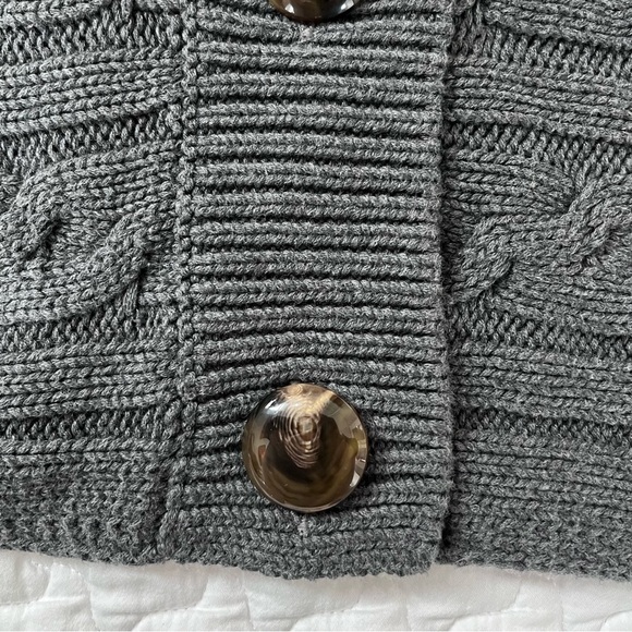Talbots Petite Medium Gray Cable Knit Chunky Cardigan Sweater Short Sleeve Shawl - Picture 6 of 8